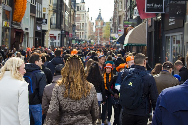 caminando-en-amsterdam