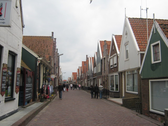 calle-en-volendam