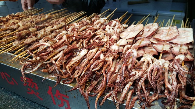 Pinchos-de-calamares-en-China