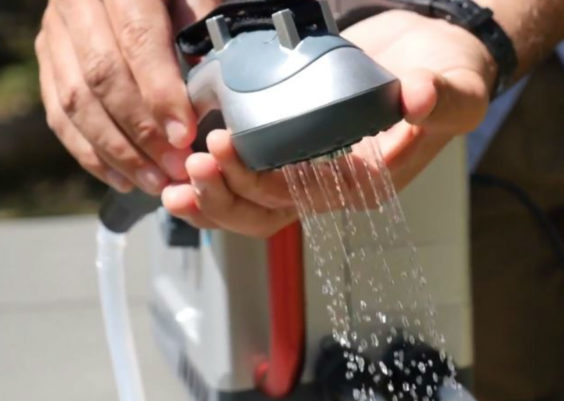 Las 7 Mejores Duchas Portátiles Para Daros un Baño Mientras Estáis De Camping