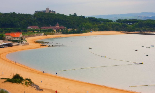 Amanecer-en-la-playa-de-la-Magdalena-Santander