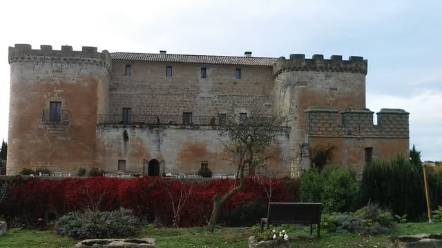 Hotel-Castillo-del-Buen-Amor-en-Villanueva-de-Canedo-Salamanca