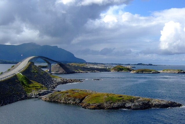 Puente-Storseisundet-Noruega