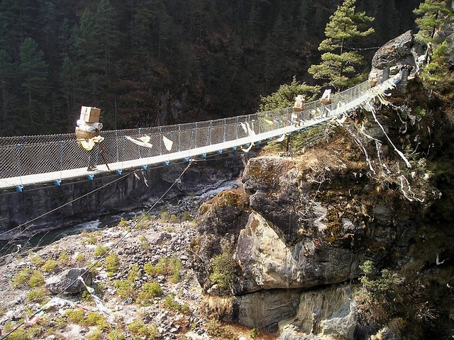 Puente-colgante-de-Ghasa