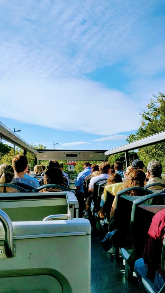 adentro el bus turistico de Barcelona