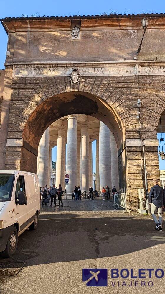 Entrada a la Ciudad del Vaticano