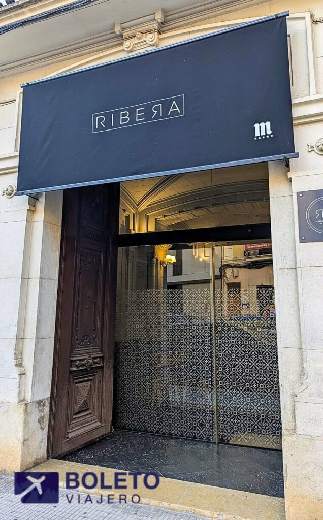 Fachada del restaurante Ribera en Carcaixent