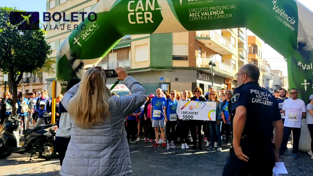 La caminata Run Cancer Valencia 2023 se desarrolló a lo largo de varias calles de Carcaixent partiendo desde El Passeig de Carcaixent